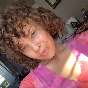 Meet your Posher, Lily